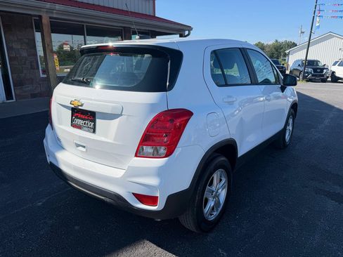 Used 2019 Chevrolet Trax LS AWD/4WD image 4