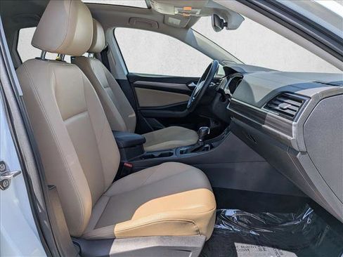 Used 2019 Volkswagen Jetta SEL w/ Cold Weather Package FWD image 20