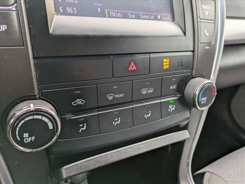 Used 2017 Toyota Camry SE FWD image 12