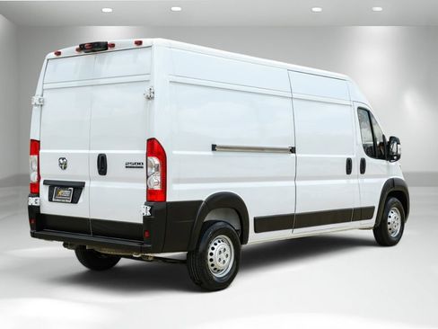 Used 2024 RAM ProMaster 2500 w/ Convenience Group FWD image 6