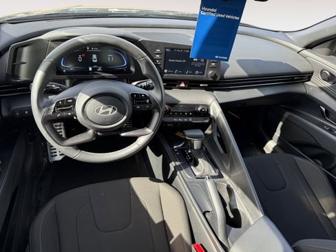 Certified 2025 Hyundai Elantra Sport image 15
