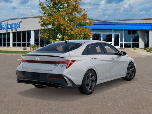 Used 2026 Hyundai Elantra Sport FWD image 4