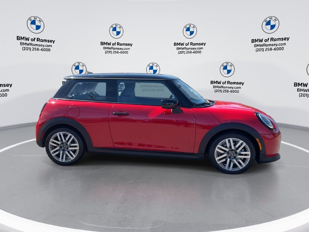 Used 2025 MINI Cooper 2-Door Hardtop FWD image 3