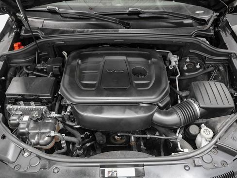 Used 2021 Jeep Grand Cherokee Laredo X image 3