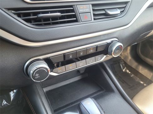 Used 2022 Nissan Altima 2.5 SR image 15