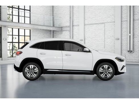 New 2026 Mercedes-Benz GLA 250 4MATIC image 16