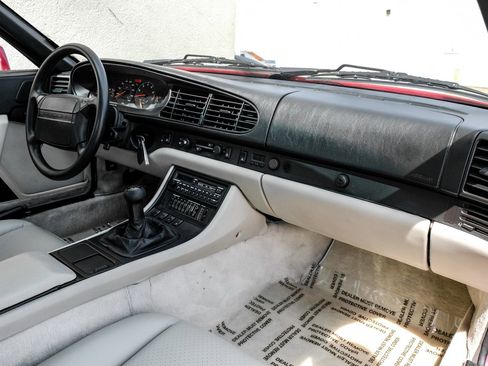 Used 1989 Porsche 944 Turbo RWD image 12