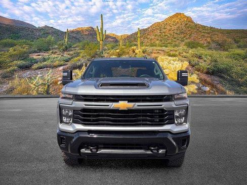 Used 2024 Chevrolet Silverado 2500 Custom w/ Custom Convenience Package AWD/4WD image 5