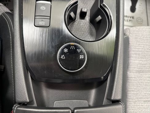 Used 2023 Nissan Rogue SV image 33