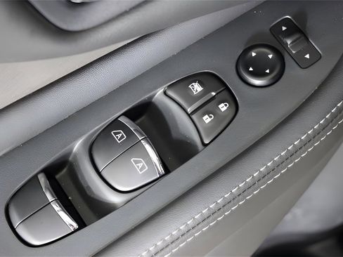 Used 2024 Nissan Murano SL image 37