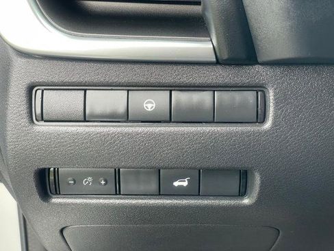 Certified 2023 Nissan Rogue SV image 16