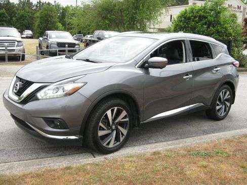 Used 2017 Nissan Murano Platinum w/ Platinum Technology Package FWD image 3