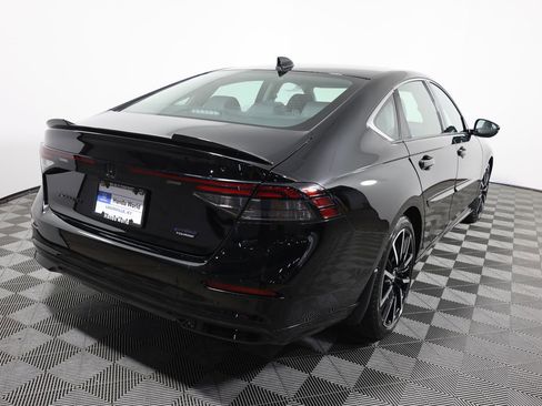 Used 2023 Honda Accord Touring image 5