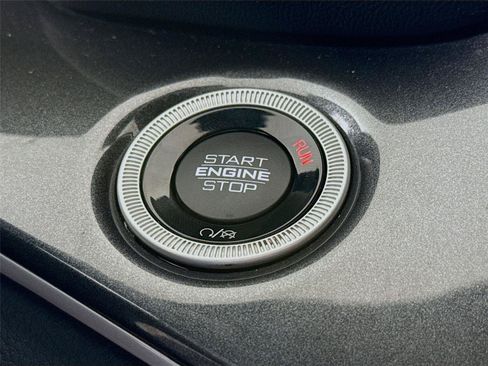 Used 2023 Jeep Grand Cherokee Altitude AWD/4WD image 15