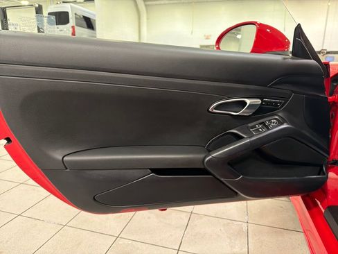 Used 2019 Porsche 718 Boxster image 10