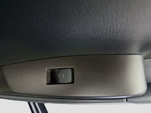 Used 2021 Toyota Camry SE image 30