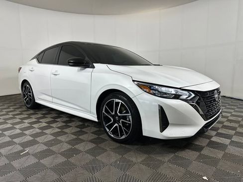 Used 2024 Nissan Sentra SR image 2