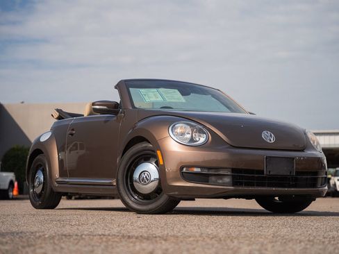 Used 2014 Volkswagen Beetle 1.8T FWD image 3