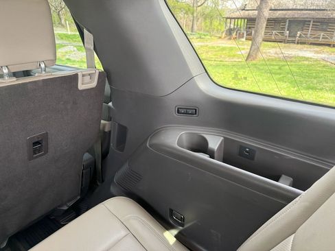 Used 2021 Ford Expedition XLT image 32