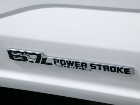 Used 2025 Ford F450 Platinum w/ FX4 Off-Road Package AWD/4WD image 33