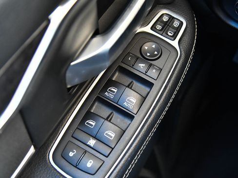 Used 2024 RAM 2500 Big Horn w/ Night Edition AWD/4WD image 38