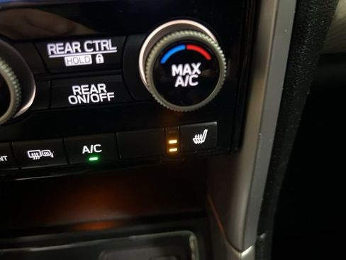 Used 2019 Subaru Ascent Premium w/ Popular Package #2A AWD/4WD image 32