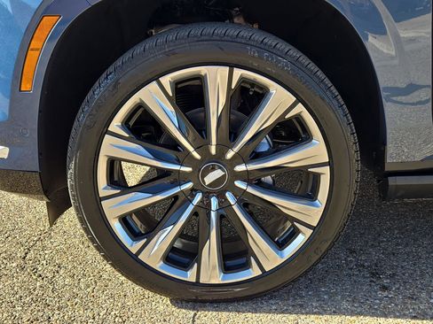 New 2026 Cadillac Escalade Luxury w/ Touring Package AWD/4WD image 11