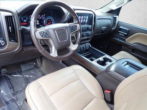 Used 2018 GMC Sierra 2500 Denali w/ Duramax Plus Package AWD/4WD image 9