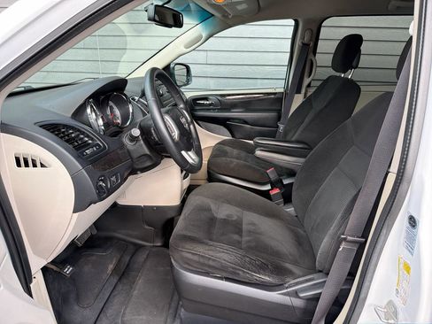 Used 2016 Dodge Grand Caravan SE w/ Quick Order Package 29E SE image 20