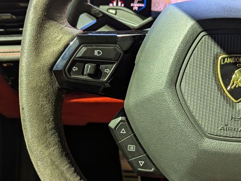 Used 2020 Lamborghini Huracan EVO image 29