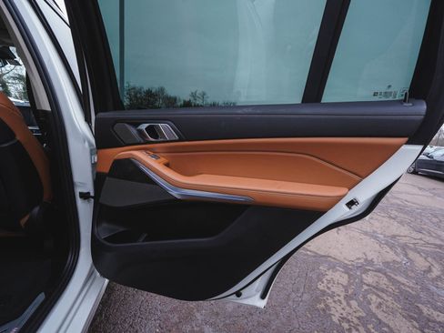 Used 2023 BMW X7 xDrive40i w/ Premium Package image 13