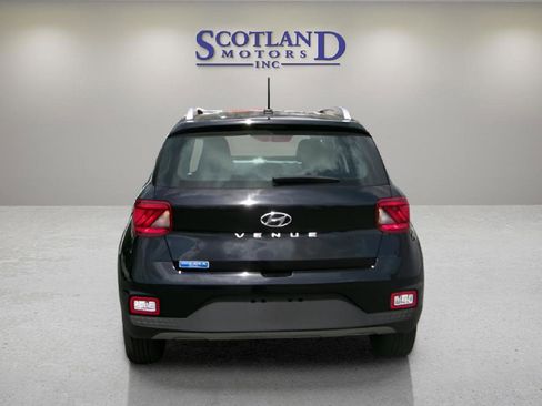 Used 2024 Hyundai Venue SEL image 7