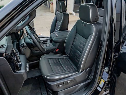 Used 2025 GMC Sierra 2500 AT4X AWD/4WD image 30