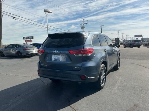 Used 2019 Toyota Highlander SE image 5