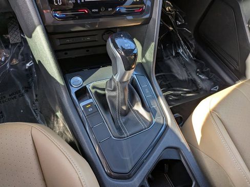 Used 2023 Volkswagen Tiguan SE FWD image 23