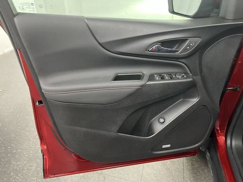Used 2022 Chevrolet Equinox RS w/ RS Leather Package AWD/4WD image 22