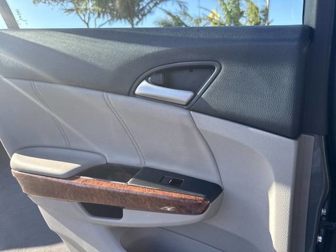 Used 2011 Honda Accord EX-L image 27