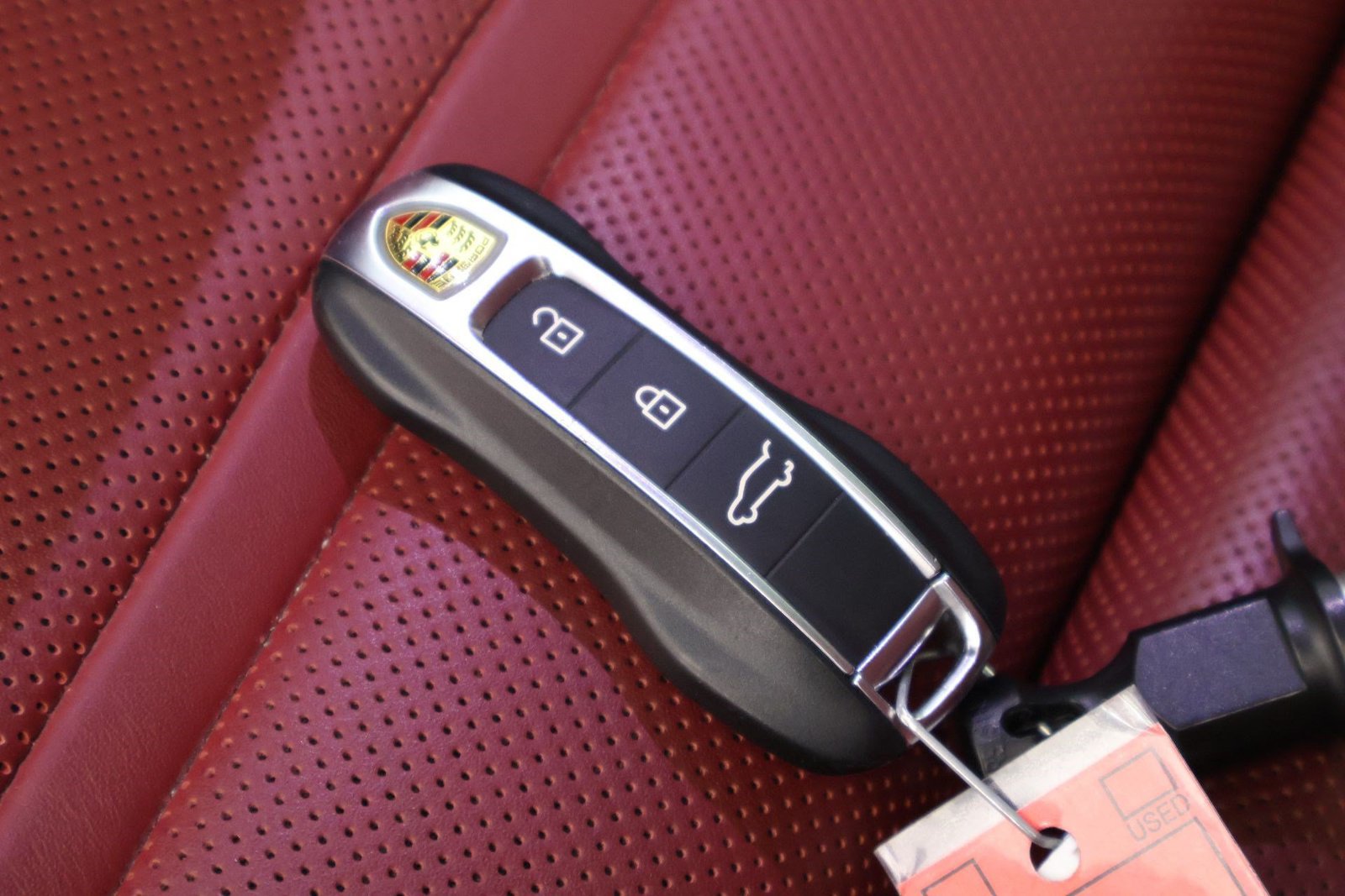 Certified 2022 Porsche Cayenne Platinum Edition AWD/4WD image 34
