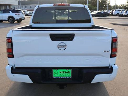 Certified 2024 Nissan Frontier SV w/ SV Convenience Package RWD image 7