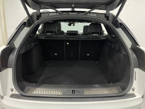 Used 2018 Land Rover Range Rover Velar R-Dynamic HSE AWD/4WD image 25