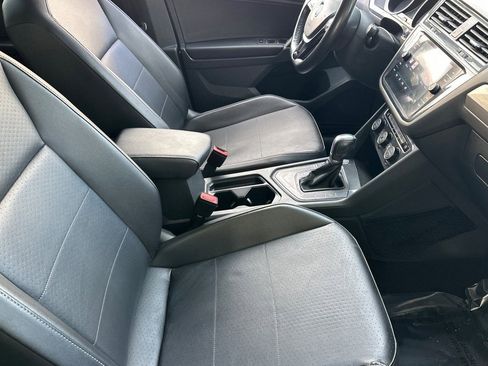 Used 2018 Volkswagen Tiguan SE image 30