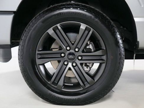 Used 2022 Ford F150 Lariat w/ Equipment Group 502A High image 9