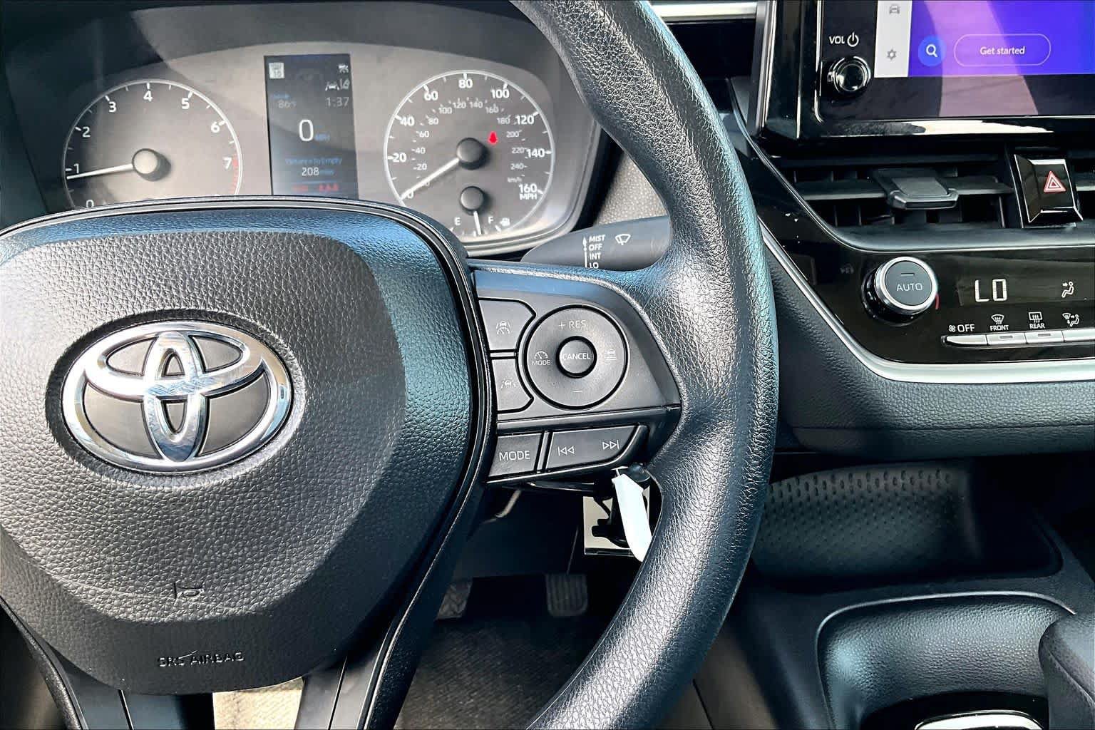 Used 2025 Toyota Corolla LE FWD image 25
