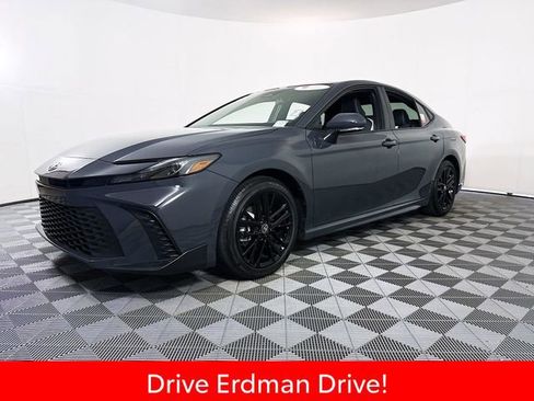 Certified 2026 Toyota Camry SE FWD image 3