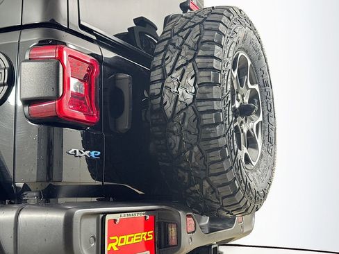 Certified 2021 Jeep Wrangler Unlimited Rubicon w/ Cold Weather Group image 28
