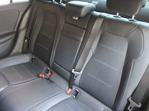 Used 2021 Mercedes-Benz A 220 image 11