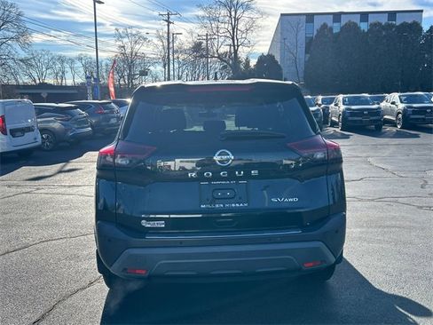 Certified 2021 Nissan Rogue SV image 3