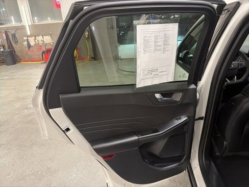Used 2025 Ford Escape ST-Line Elite image 11