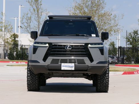 Used 2024 Lexus GX 550 w/ Cold Area Package AWD/4WD image 3