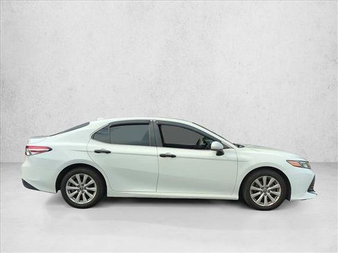 Used 2020 Toyota Camry LE FWD image 4